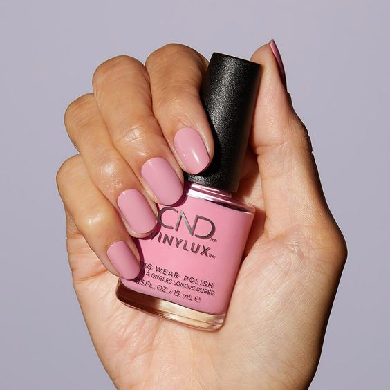CND Vinylux 206 Mauve Maverick