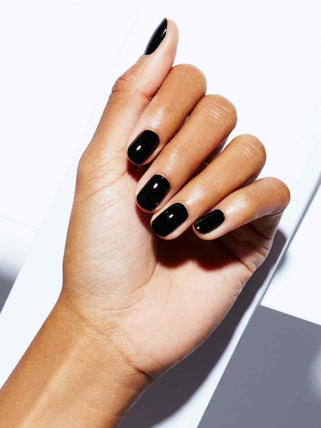 CND Vinylux 105 Black Pool